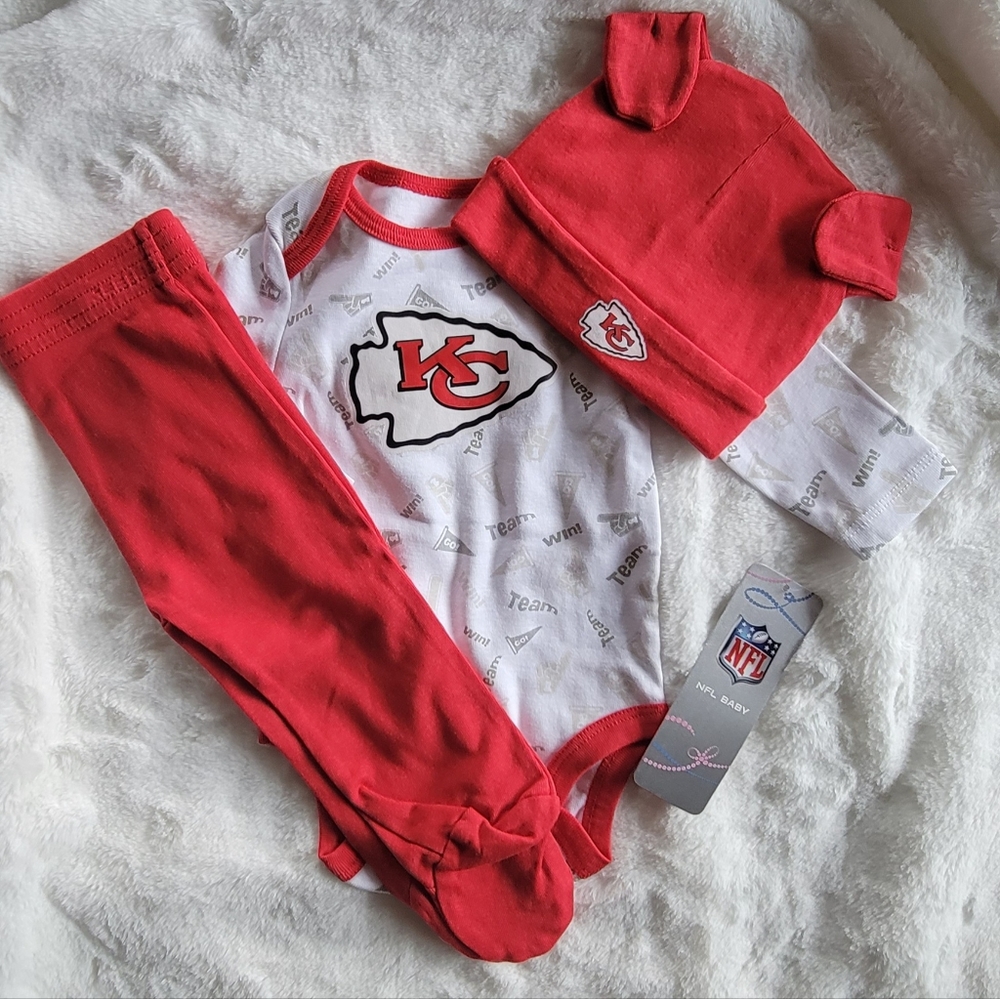 KC Chiefs NFL Infant NWT Romper, Pants, & Hat Set 0-3 Mo